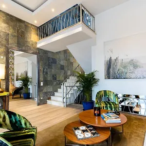 Fab's House Faro